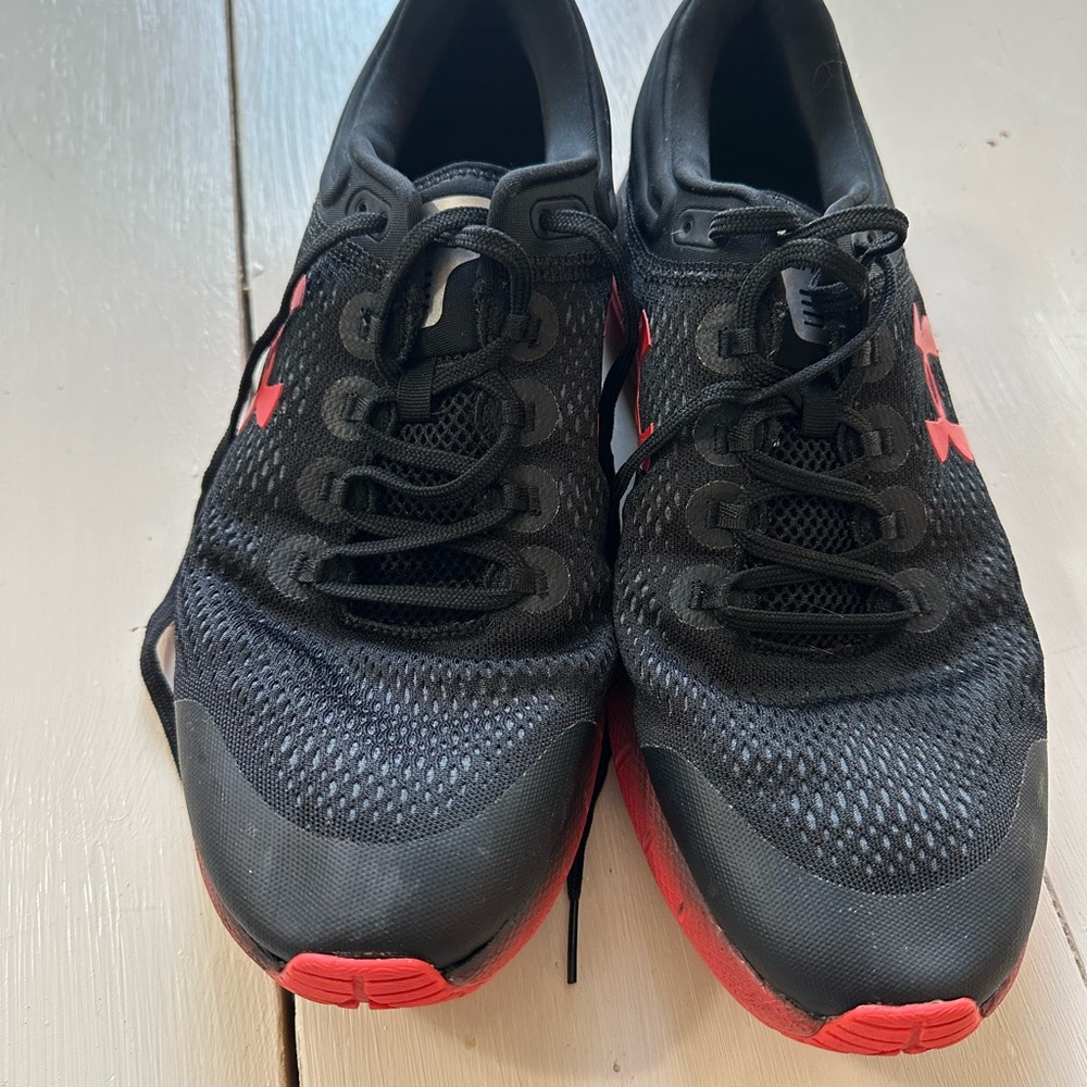 Under Armour Charged Bandit Athletic Shoes